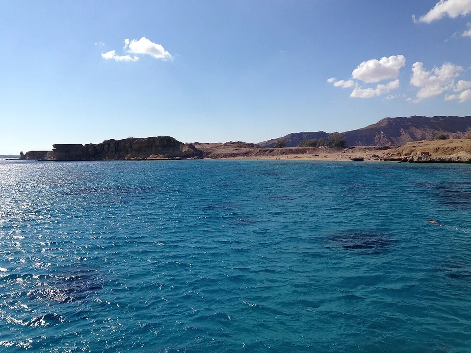 عميق